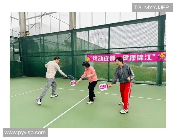 成都网球队耐力训练的深度分析与提升策略探讨